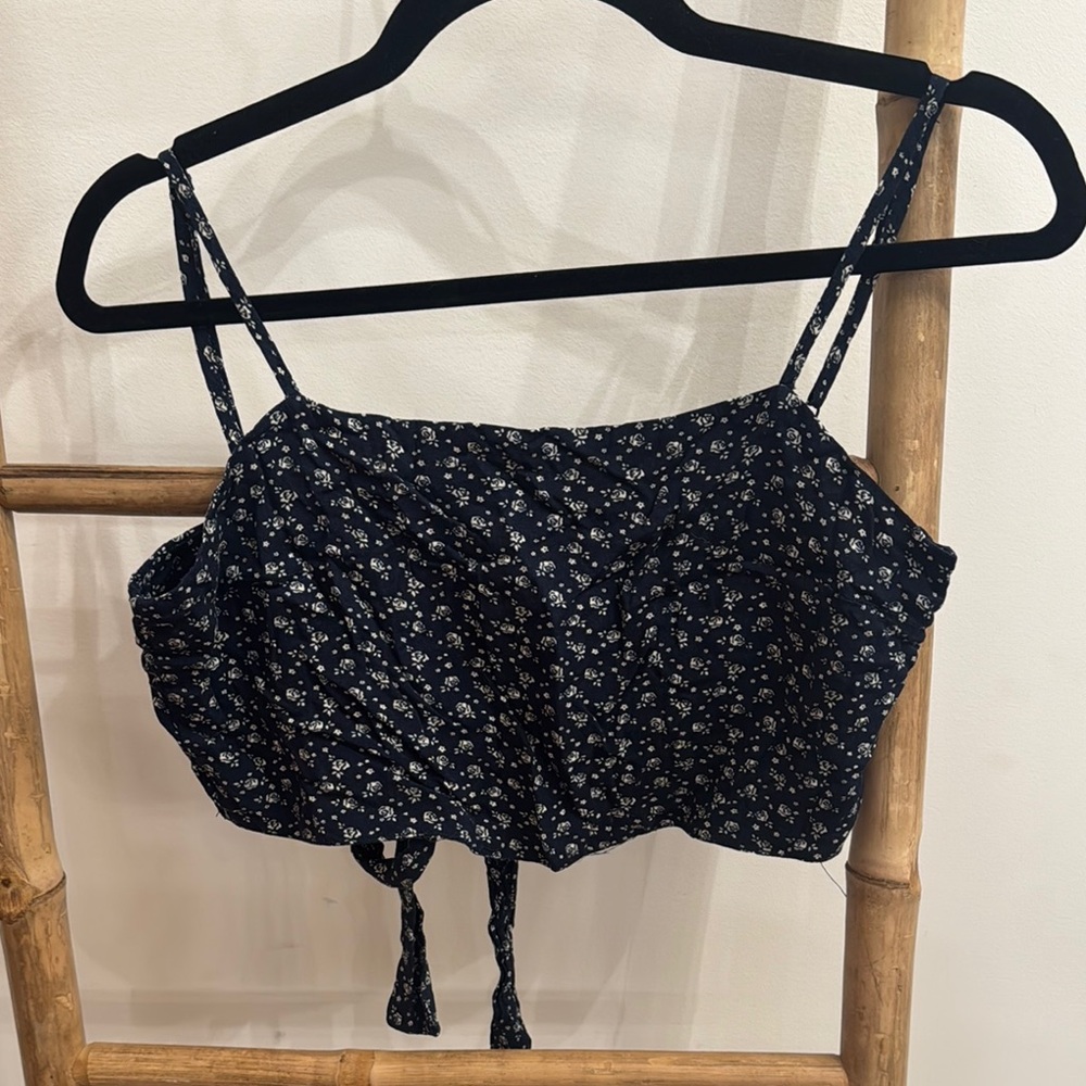 Brandy Melville Floral Navy Blue Women's crop Top